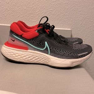 Mens NIKE INVINCIBLE 10.5!